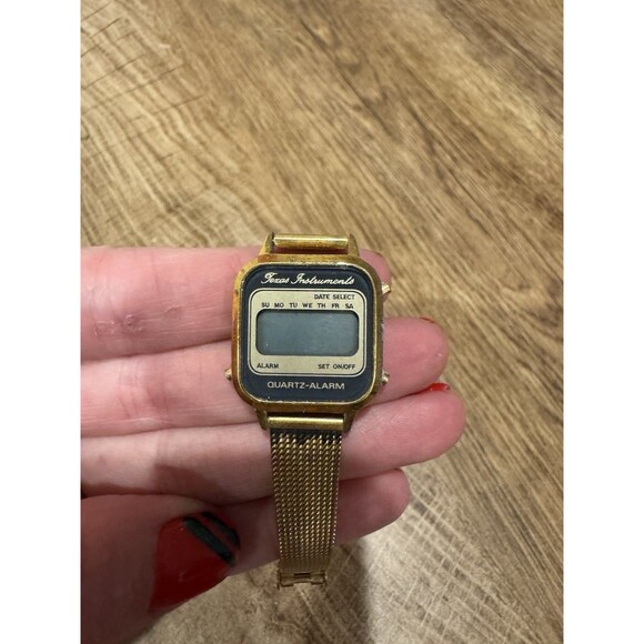 VTG Texas Instrumenets Quartz Watch Women Gold Tone LCD Digital ~Missing Back - Picture 1 of 3